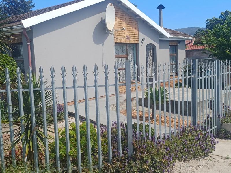 3 Bedroom Property for Sale in Pineview Western Cape